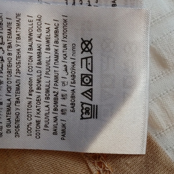 NWT Women's Guess Taupe Short Sleeve T- Shirt - Picture 8 of 8